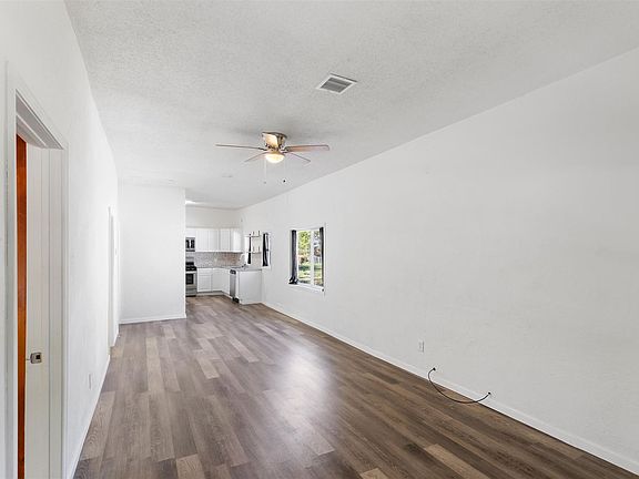 5th image of 216 Columbia St
