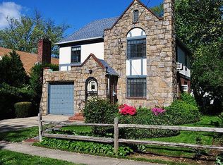 55 Westminster Rd, Great Neck, NY 11020