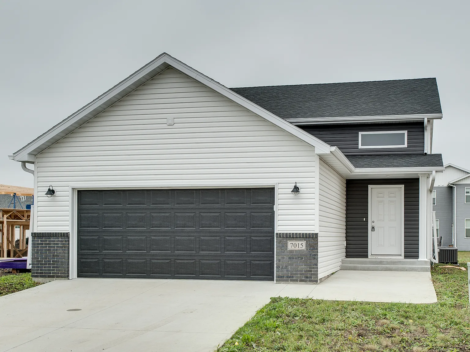 3 bed, 2067 sqft, $2,450 — Photo 1