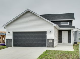 7015 Benji Ln, Horace, ND 58047
