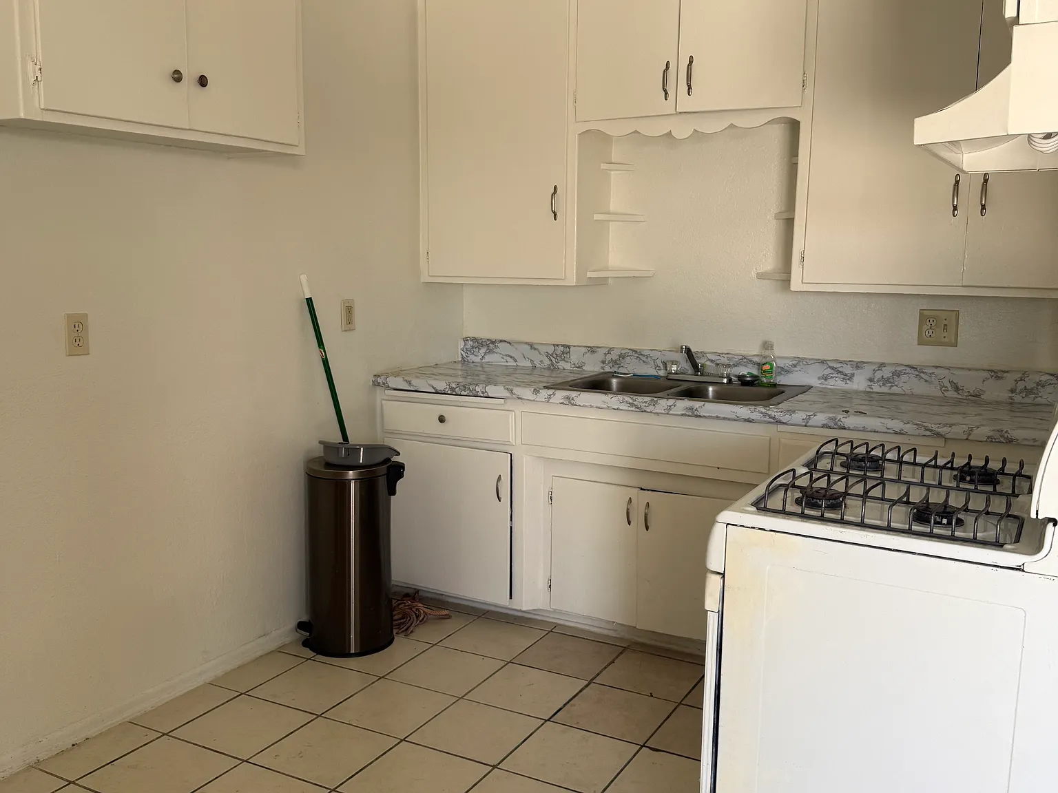 1 bed, 750 sqft, $1,200 — Photo 3