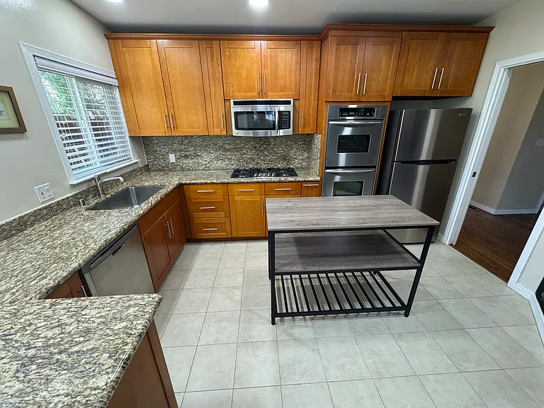 1912 Oak Knoll Dr — Photo 10