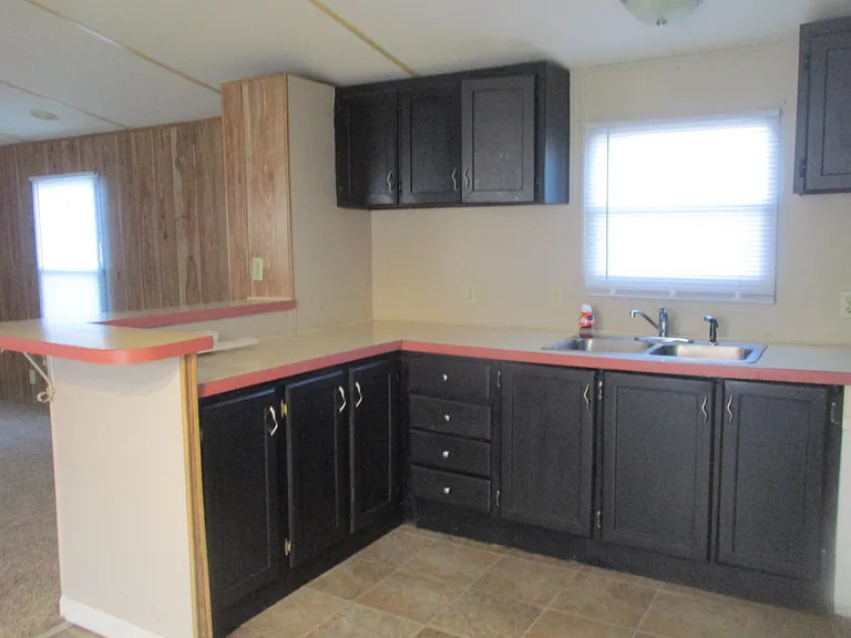 413 Debby St — Photo 13