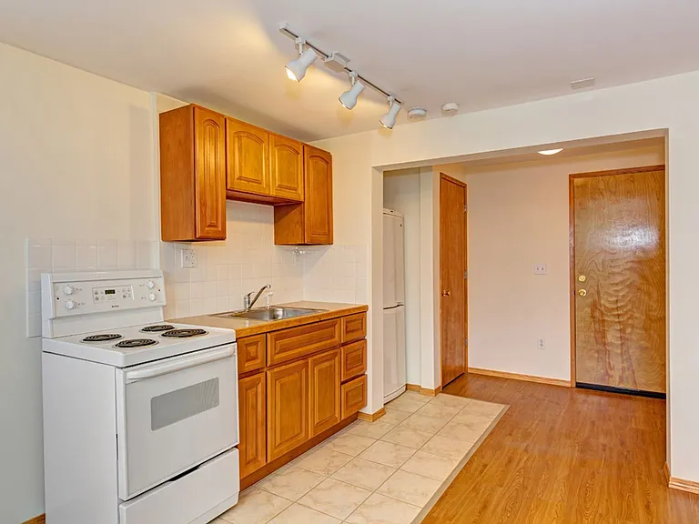 Florentia Street Apartments — Photo 4