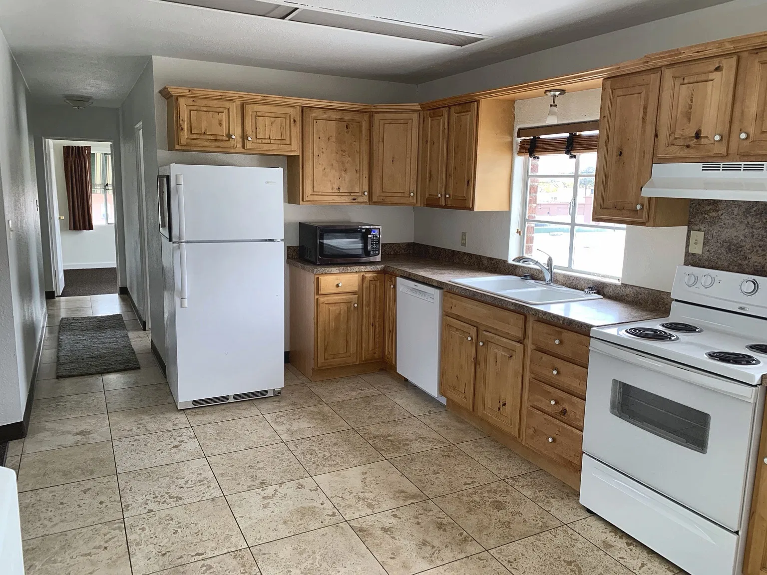2 bed, 1500 sqft, $1,400 — Photo 1