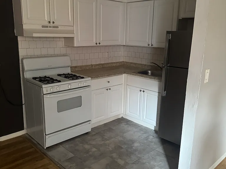 318 W Jersey St #6 — Photo 2