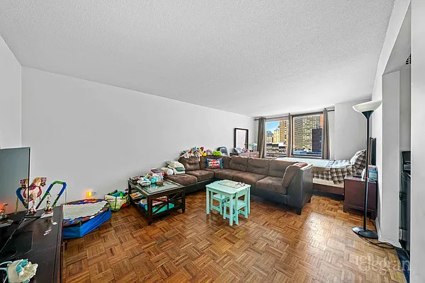 Rented by Elegran | media 9