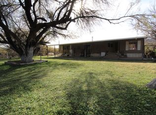 9213 E Creeks Ln, Winkelman, AZ 85192