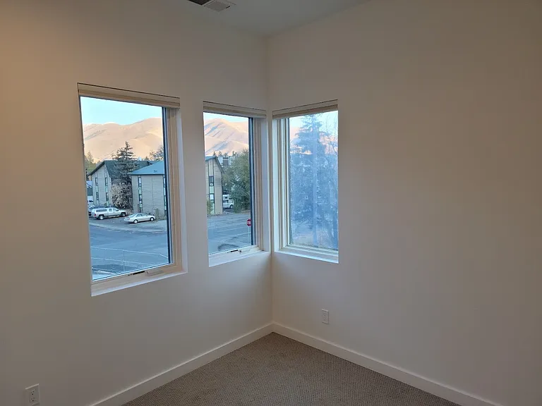 109 W Spruce St #4 — Photo 17