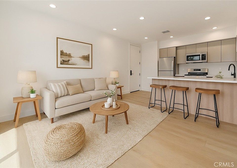 1st image of 7510 Sepulveda Blvd #304
