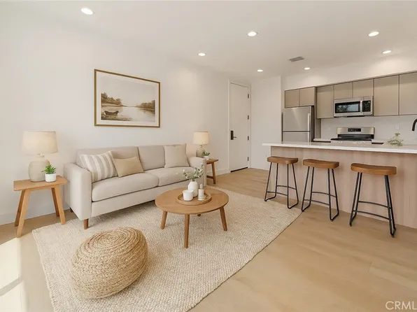 7510 Sepulveda Blvd, Van Nuys, CA