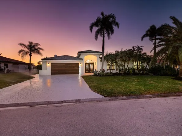 2032 Kansas Ave NE, Saint Petersburg, FL 33703