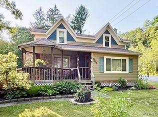 704 Cozy Rd, Cowlesville, NY 14037