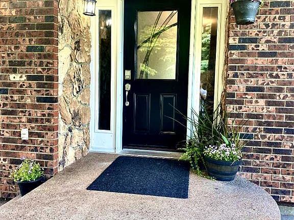 4th image of 94050 E Range Rd #214A
