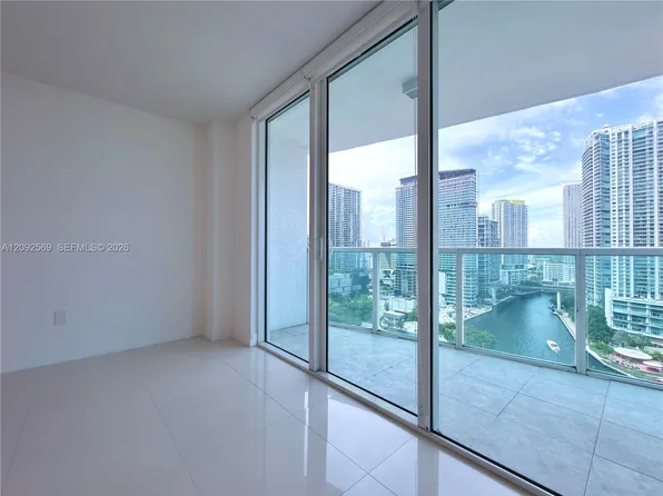 31 SE 5th St APT 2307, Miami, FL 33131