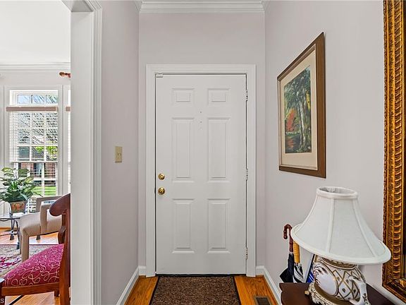 3rd image of 913 Flicker Ln