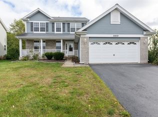 32819 Weathervane Ln, Lakemoor, IL 60051