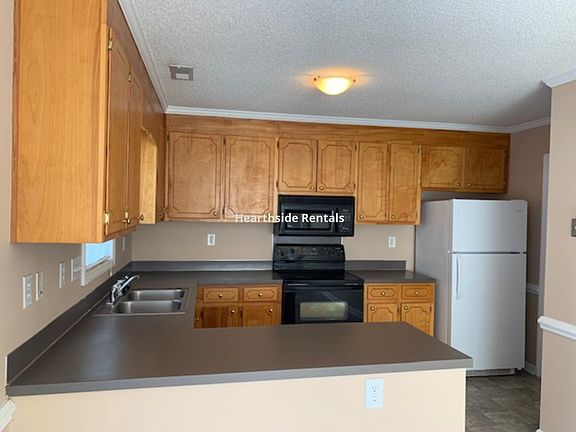 4th image of 3951 Ooo1 Sterling Pointe Dr