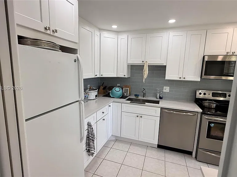 2901 S Palm Aire Dr #408 — Photo 7