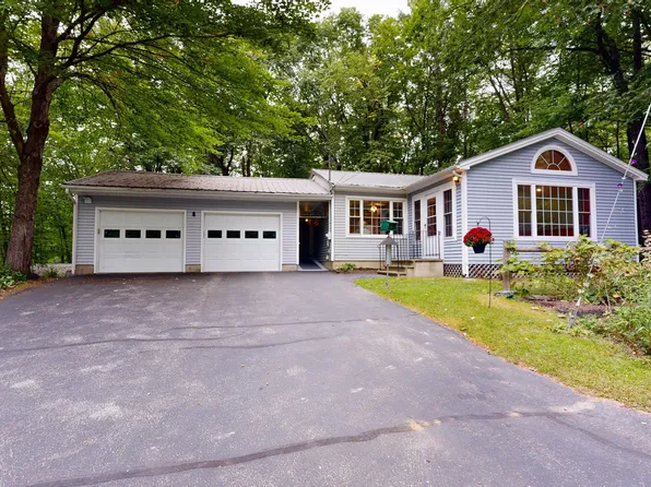 8 Gulf Island Avenue, Lewiston, ME 04240