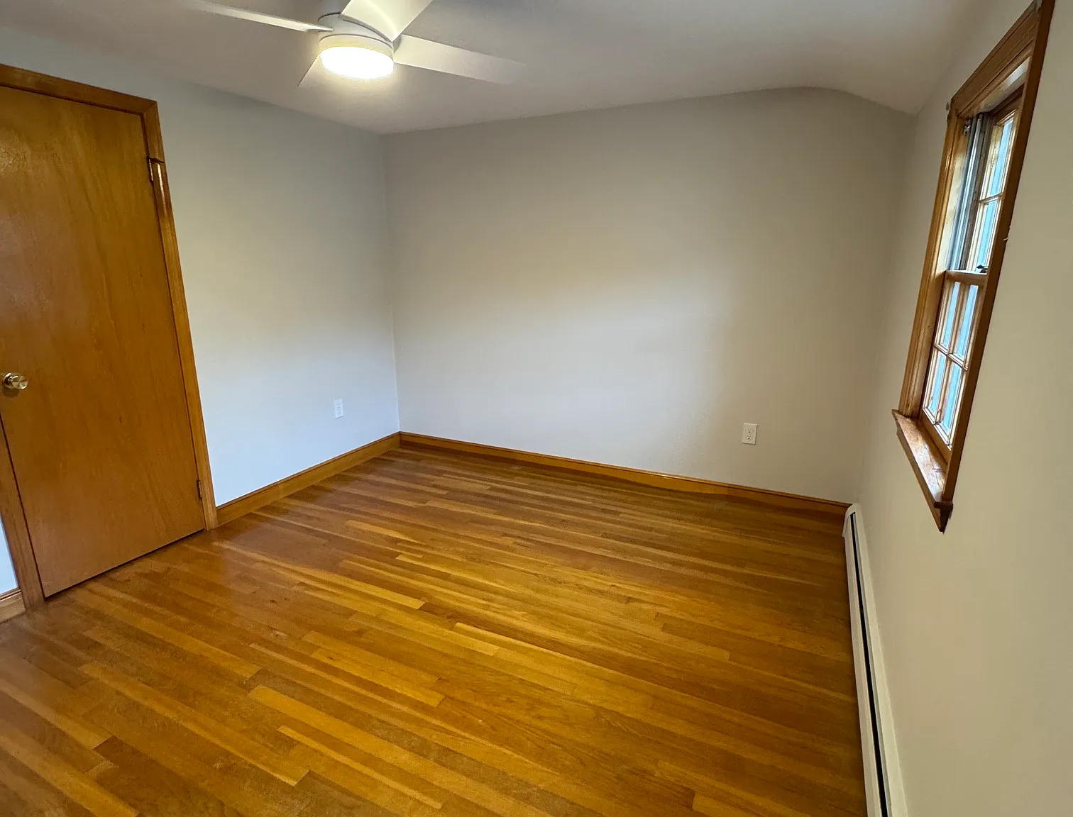 3 bed, 1.5 bath, 1829 sqft, $3,800 — Photo 4