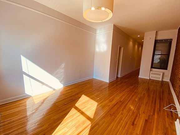 4th image of 646 Amsterdam Ave #4Z