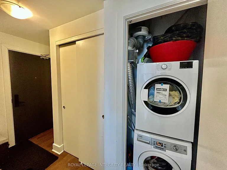 255 Bay St #910 — Photo 17