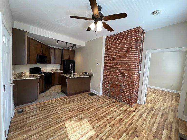 100 S 22nd St #2 — Photo 7