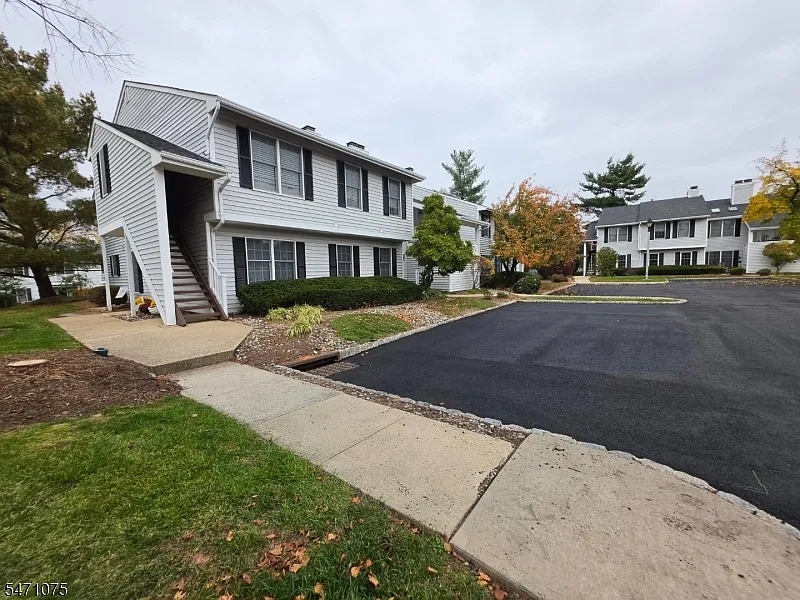 2 bed, 2.0 bath, $2,800 — Photo 1