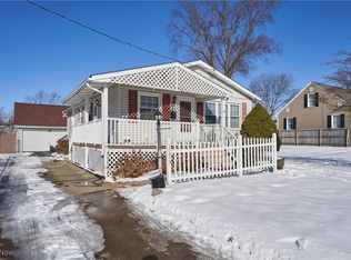 1279 Stratford St, Barberton, OH 44203
