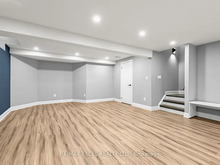 25 Demott Ave — Photo 27