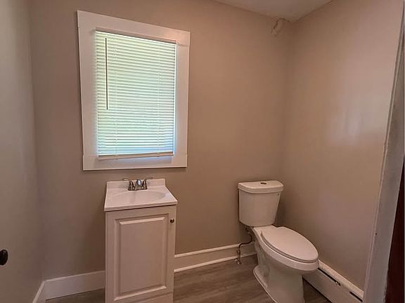 5th image of 27 Center St #27B