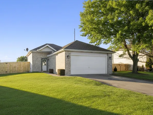 520 Pheasant Run Dr, Hobart, IN 46342