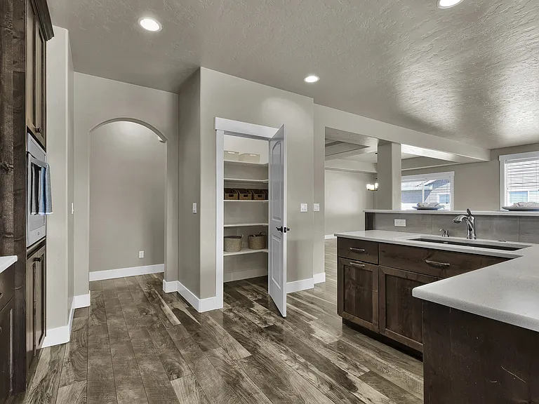 904 N Tullshire Way — Photo 8