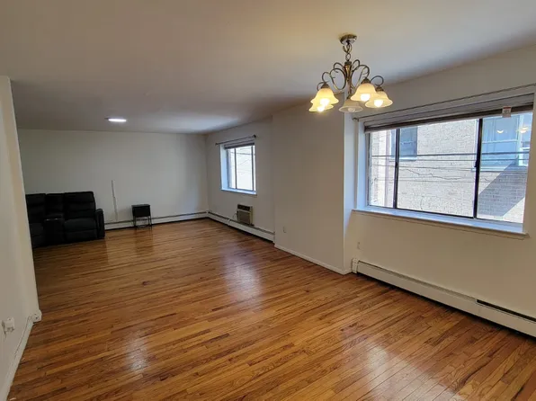 6201 Spencer Terrace image 9 of 26