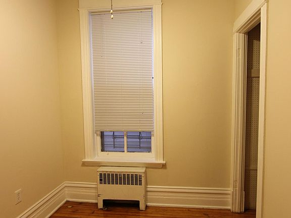 5th image of 3341 N Kenmore Ave #1FRONT