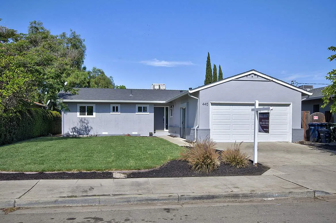 440 Meadowlark St photo 1