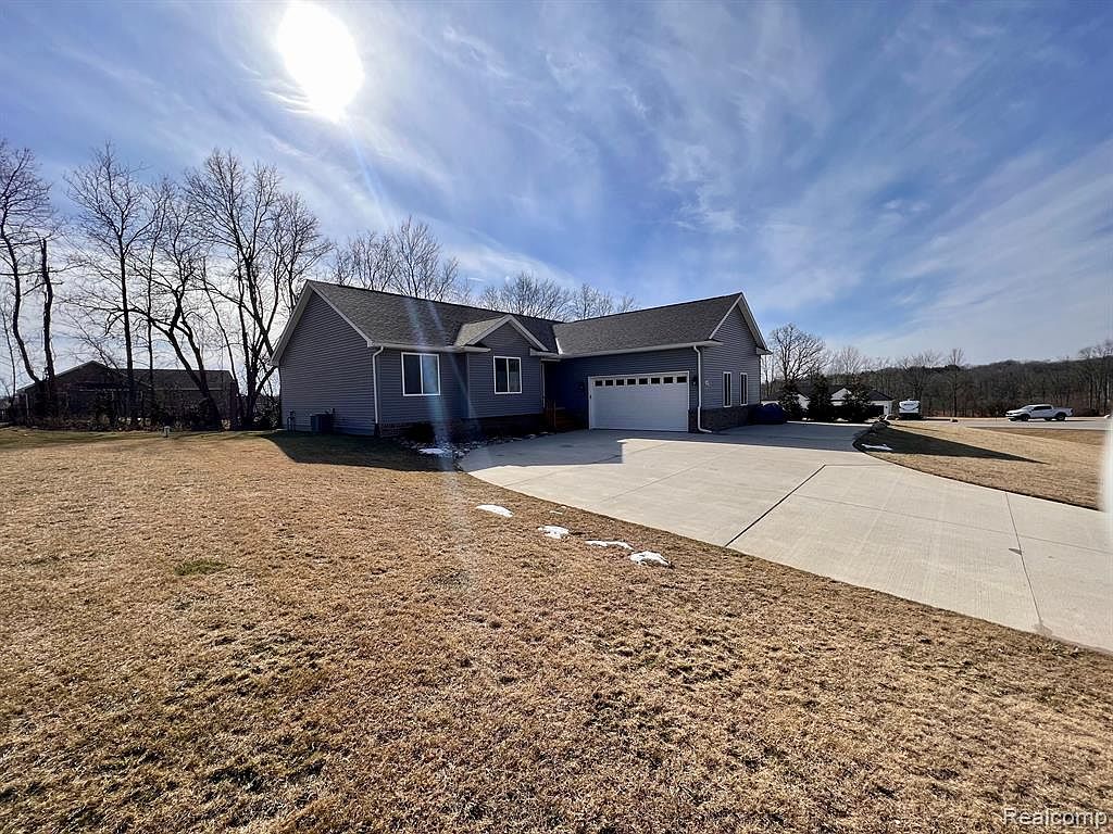 679 Pheasant Ridge Dr, Ortonville, MI 48462 Zillow