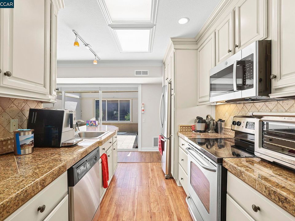 1st image of 2308 Pine Knoll Dr Unit 3