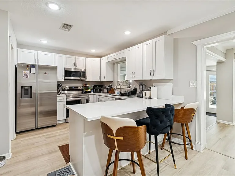 2302 S Arrawana Ave — Photo 20