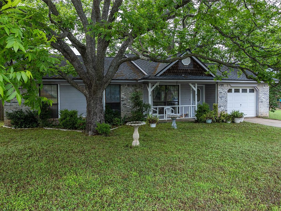 1st image of 903 Melanie Ln