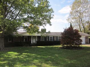 2821 Dan Patch Dr, Lexington, KY 40511