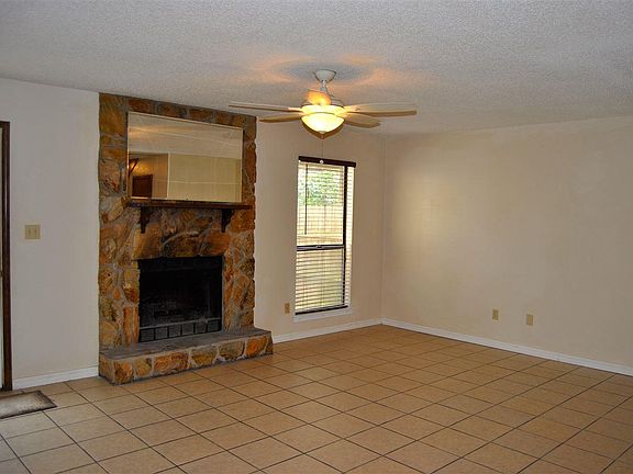 4th image of 2120 N 58th Ave APT D