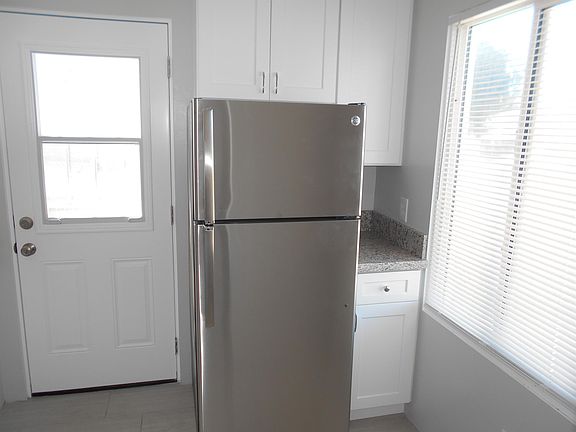 4th image of 2805 Abbott St