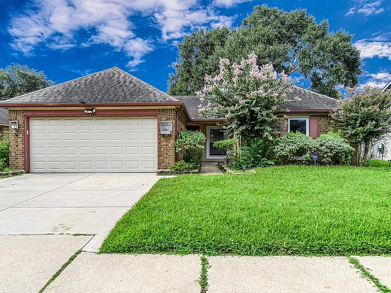19307 Wildoats Dr — Photo 1