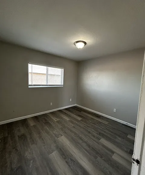 516 W 12th St #2 — Photo 10