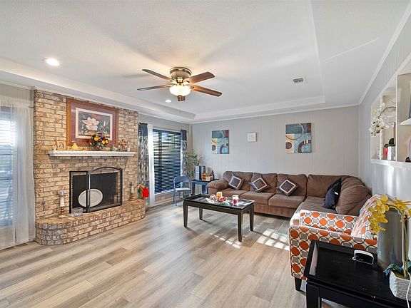 4th image of 710 Waynelee Dr