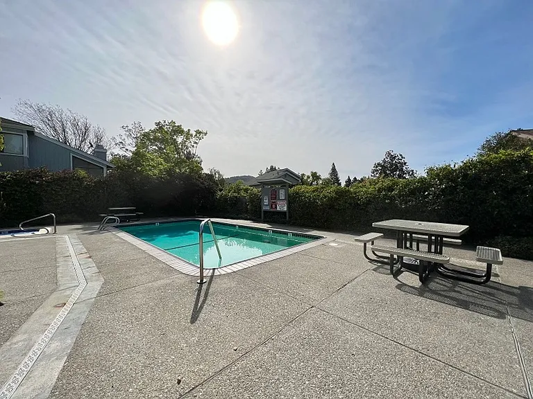 485 Trout Ct — Photo 33