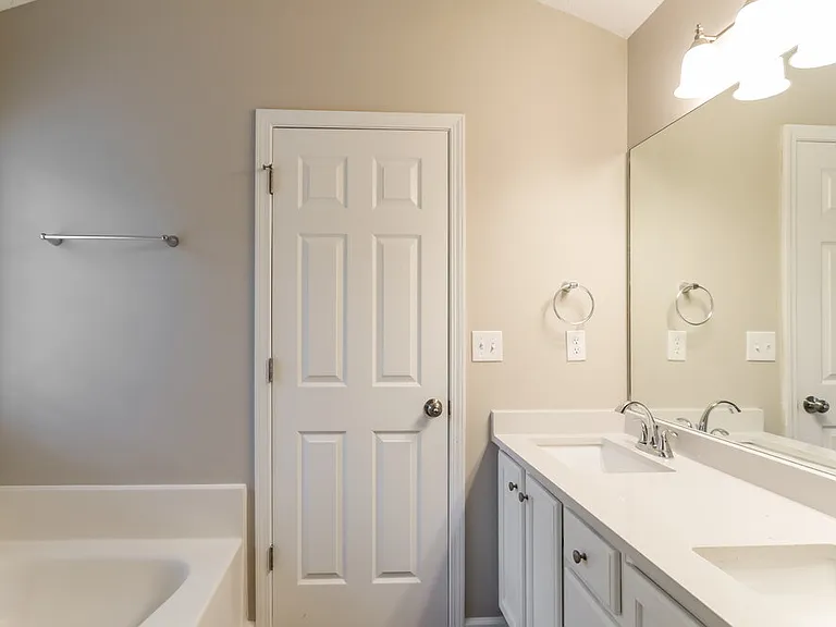 963 Laurel Green Ln — Photo 10