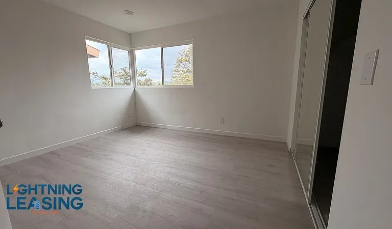 5000 Coliseum St #8 — Photo 7
